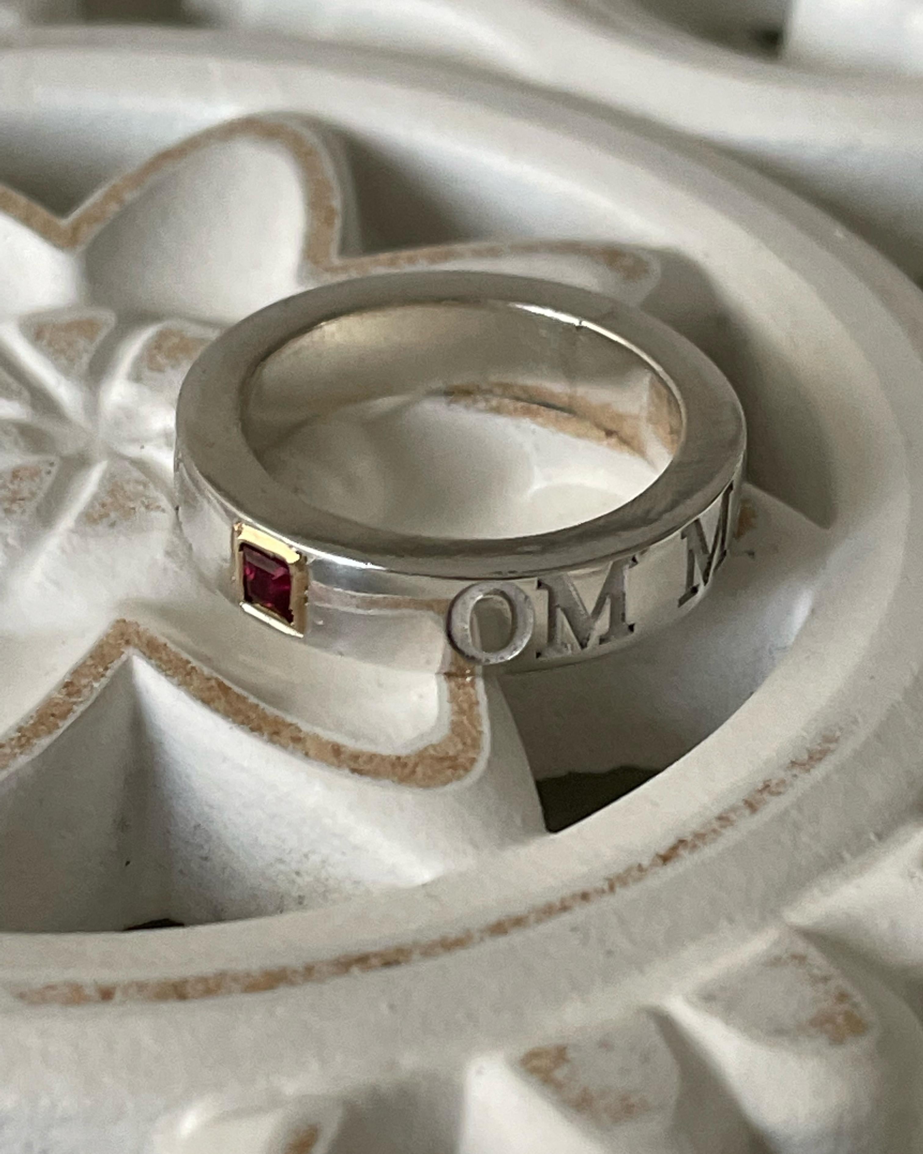 Anillo OM MANI PADME HUM