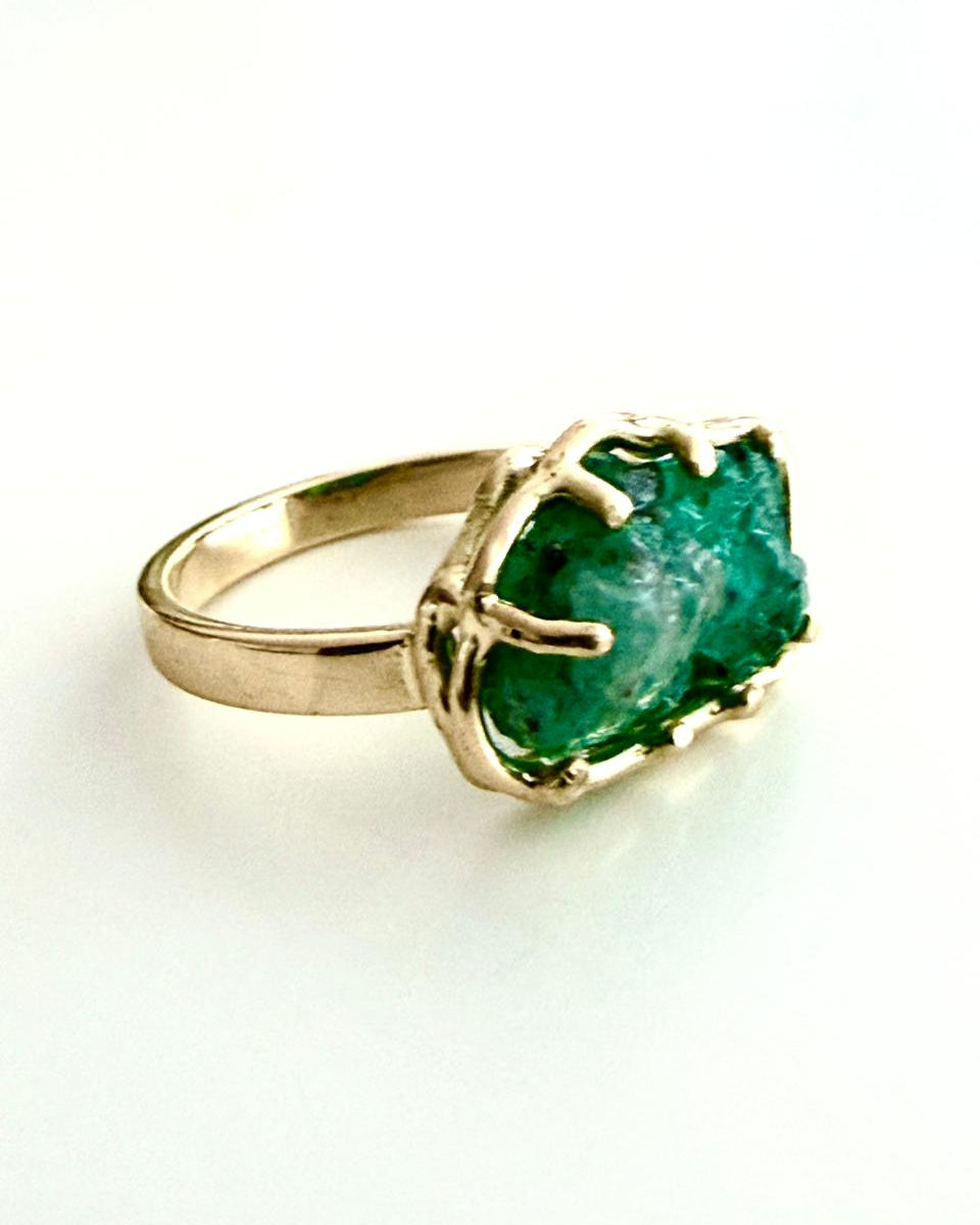 Anillo de Esmeralda en Bruto en Oro