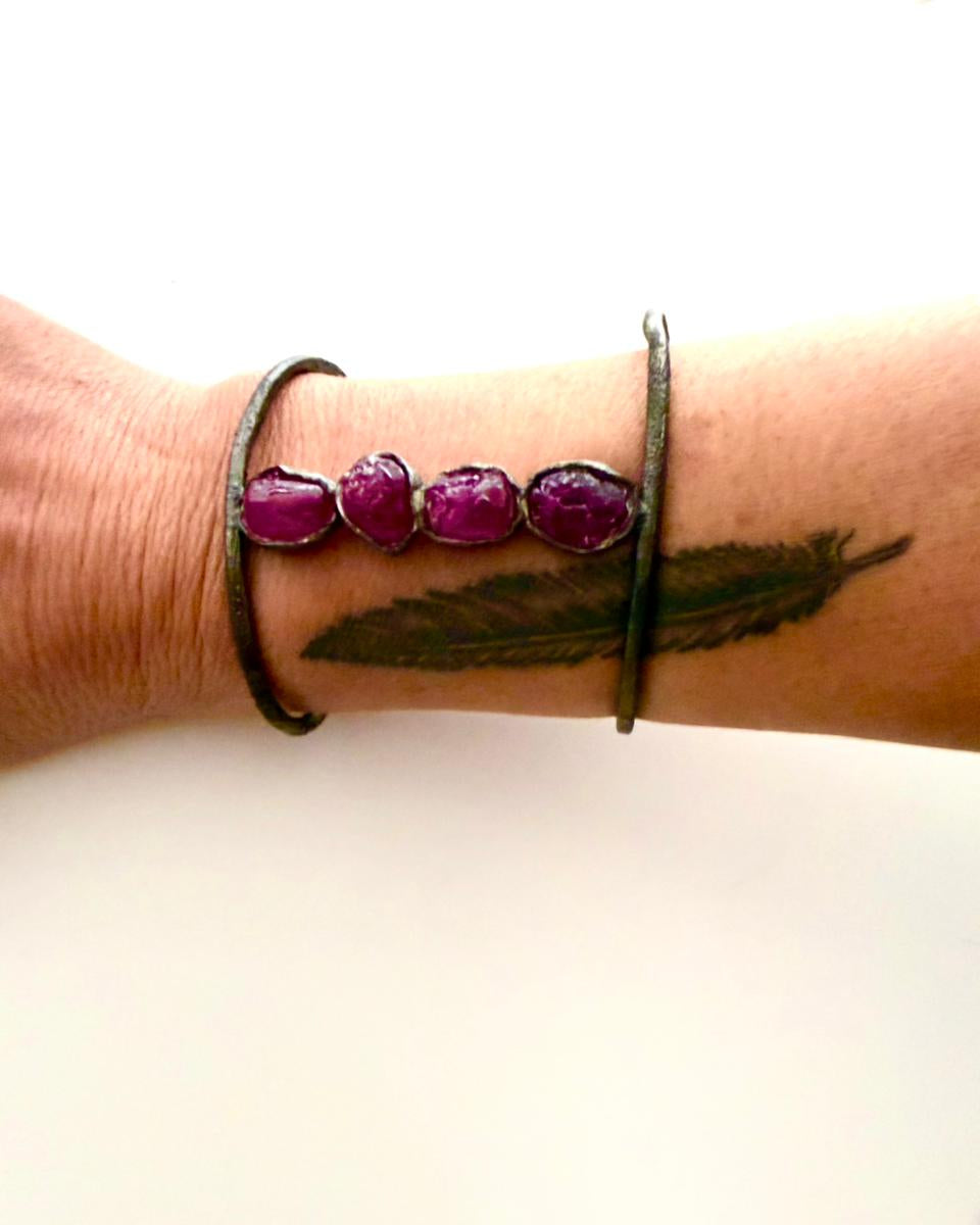 Brazalete Rubí en Bruto