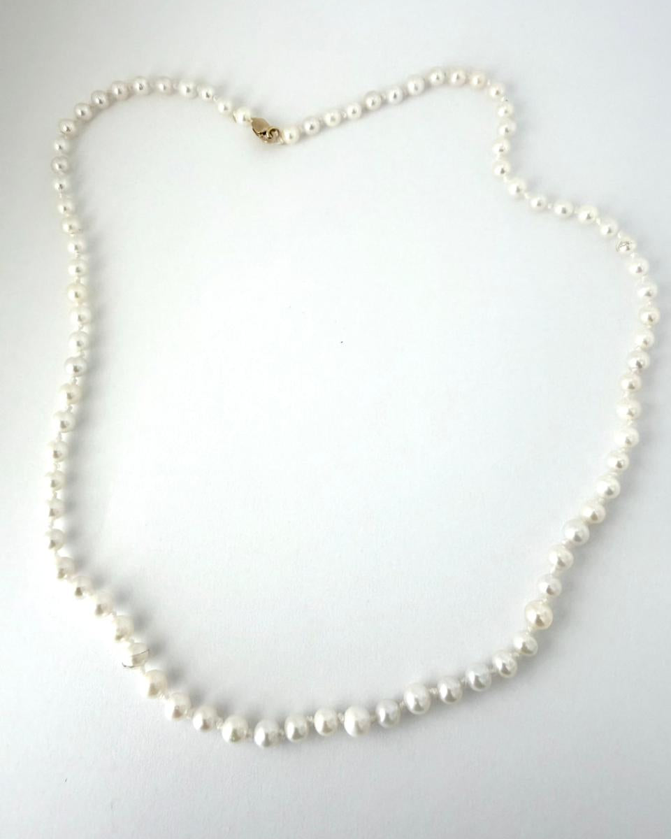 Collar de Perlas de Agua Dulce 4 mm.