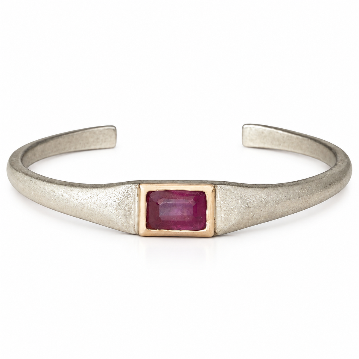 Pulsera pata 925 con detalles de oro y rubí natural de 1.45 kilates