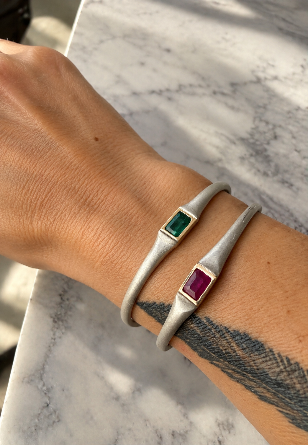 Pulsera de esmeralda de 1.02ct, en plata 925 y oro de 14k