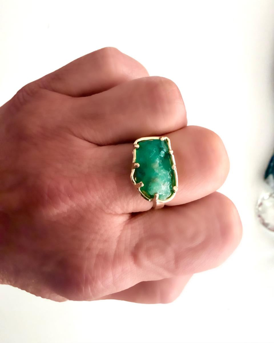 Anillo de Esmeralda en Bruto en Oro