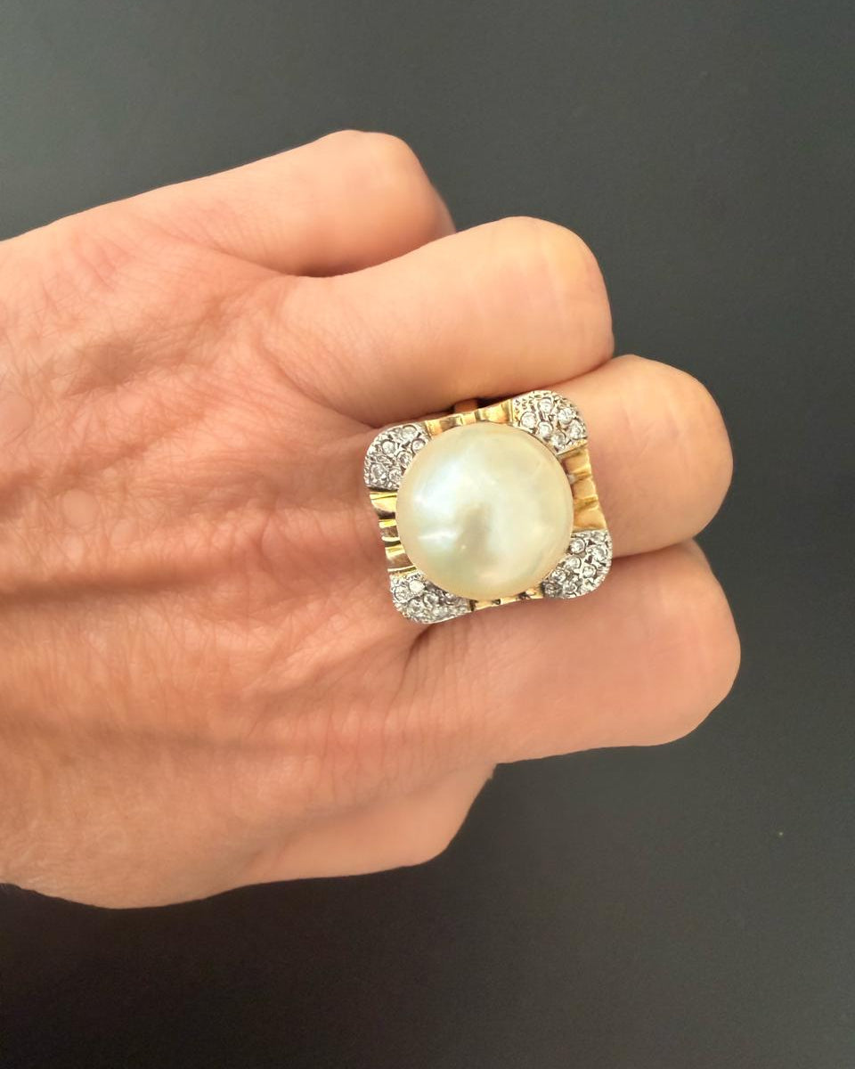 Anillo Media Perla y Diamantes