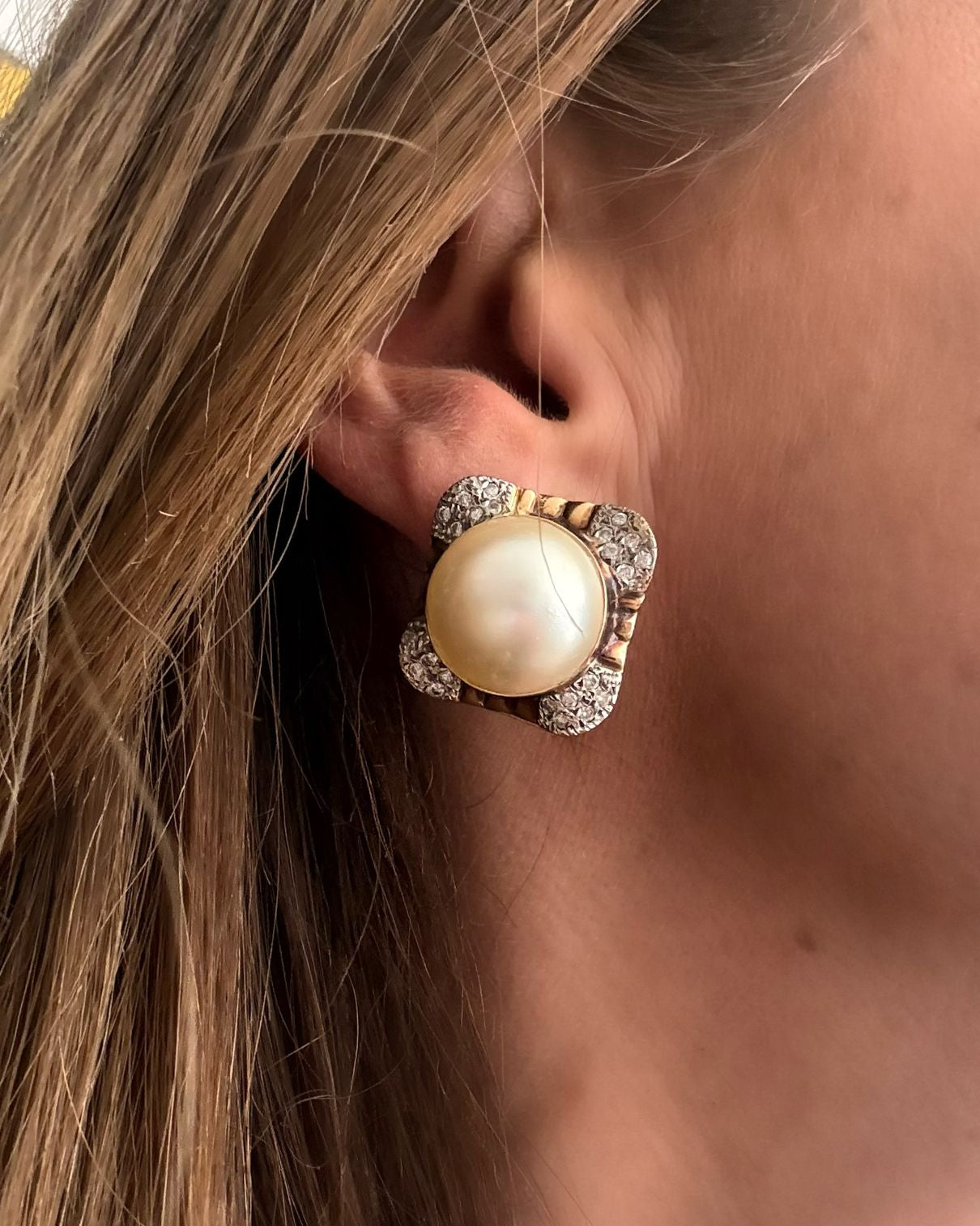 Aretes Medias Perlas y Diamantes