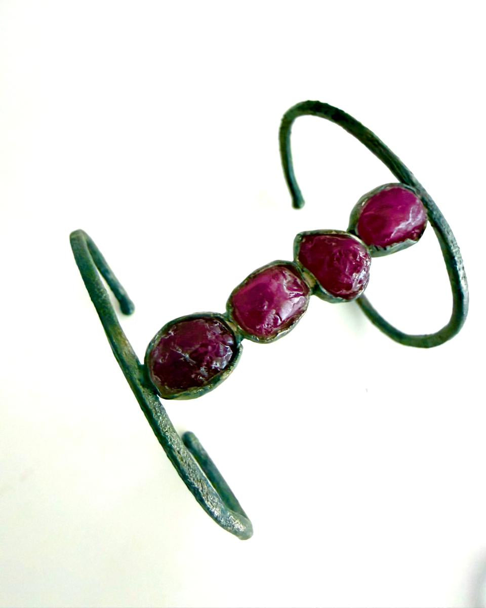 Brazalete Rubí en Bruto