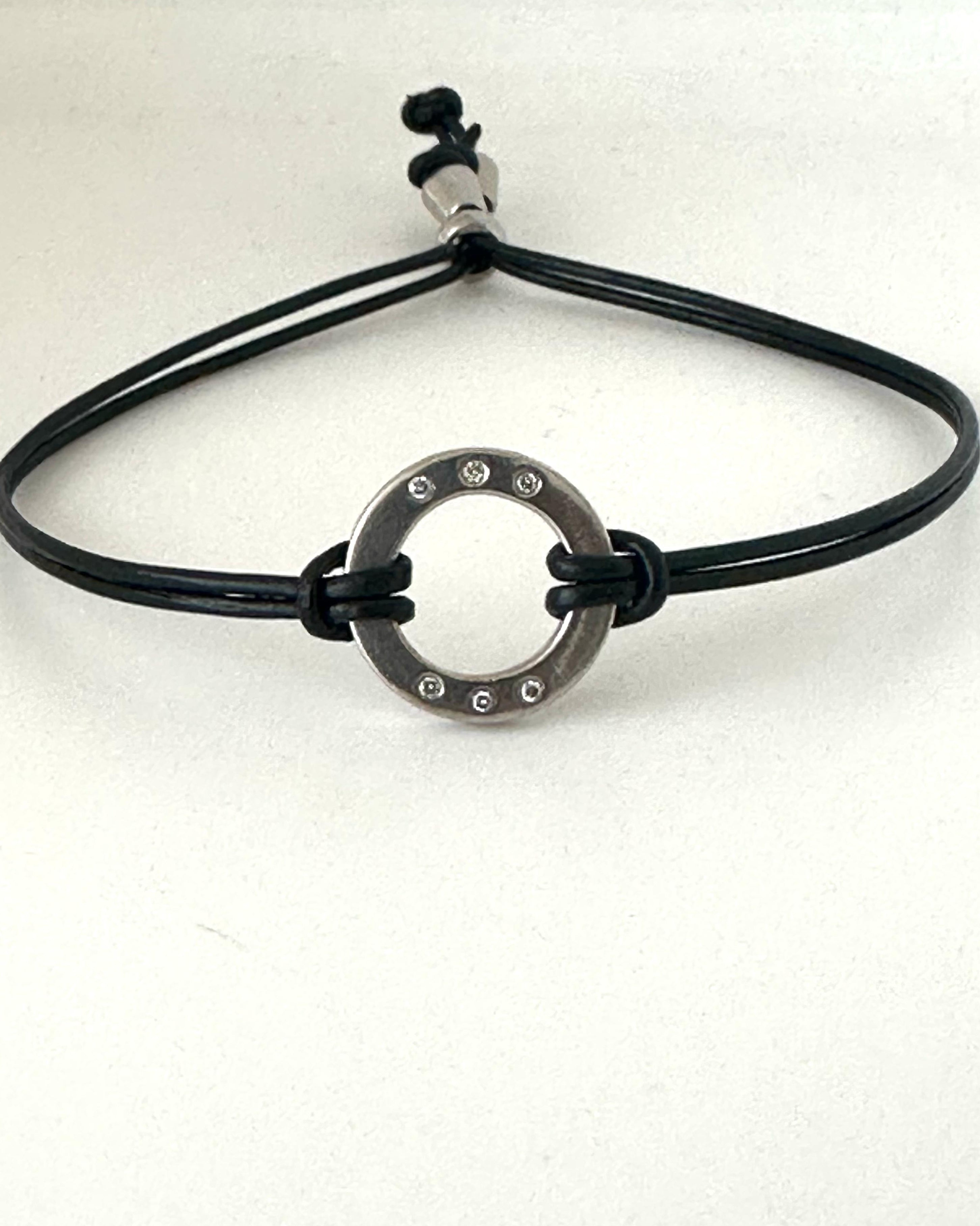 Pulsera de Piel con Diamantes