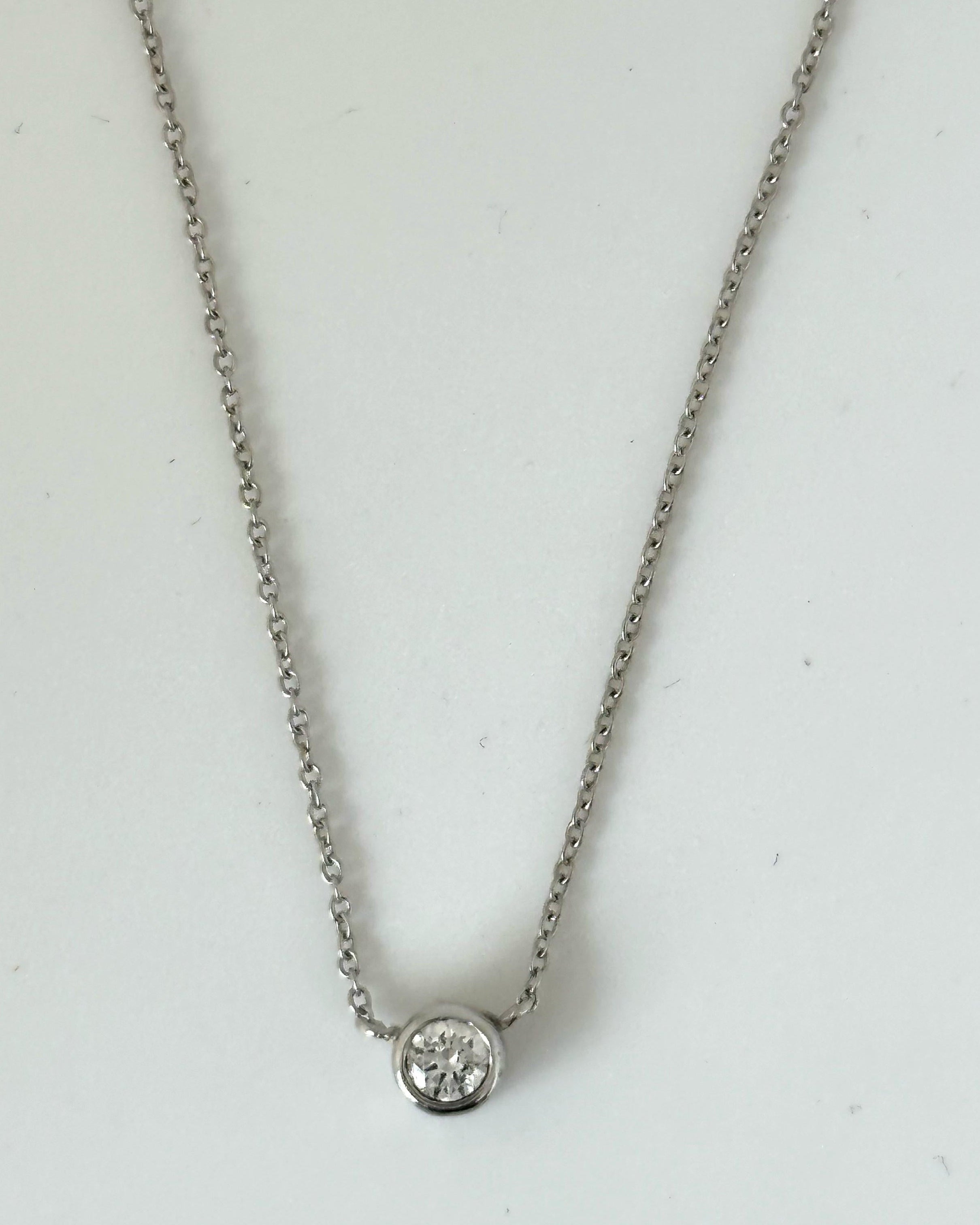 Collar Solitario de Diamante