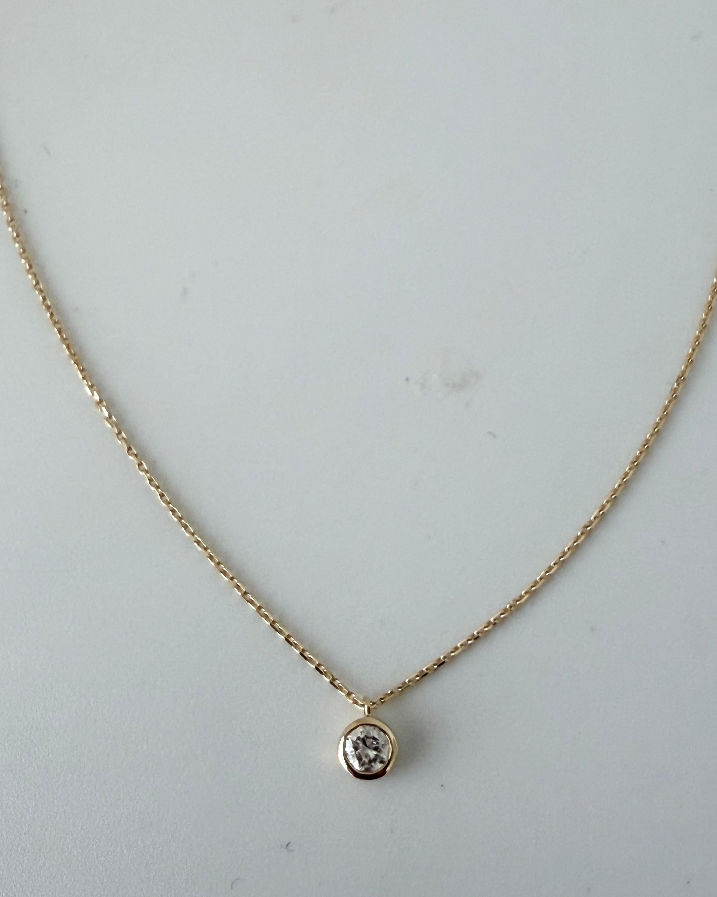 Collar Solitario de Diamante