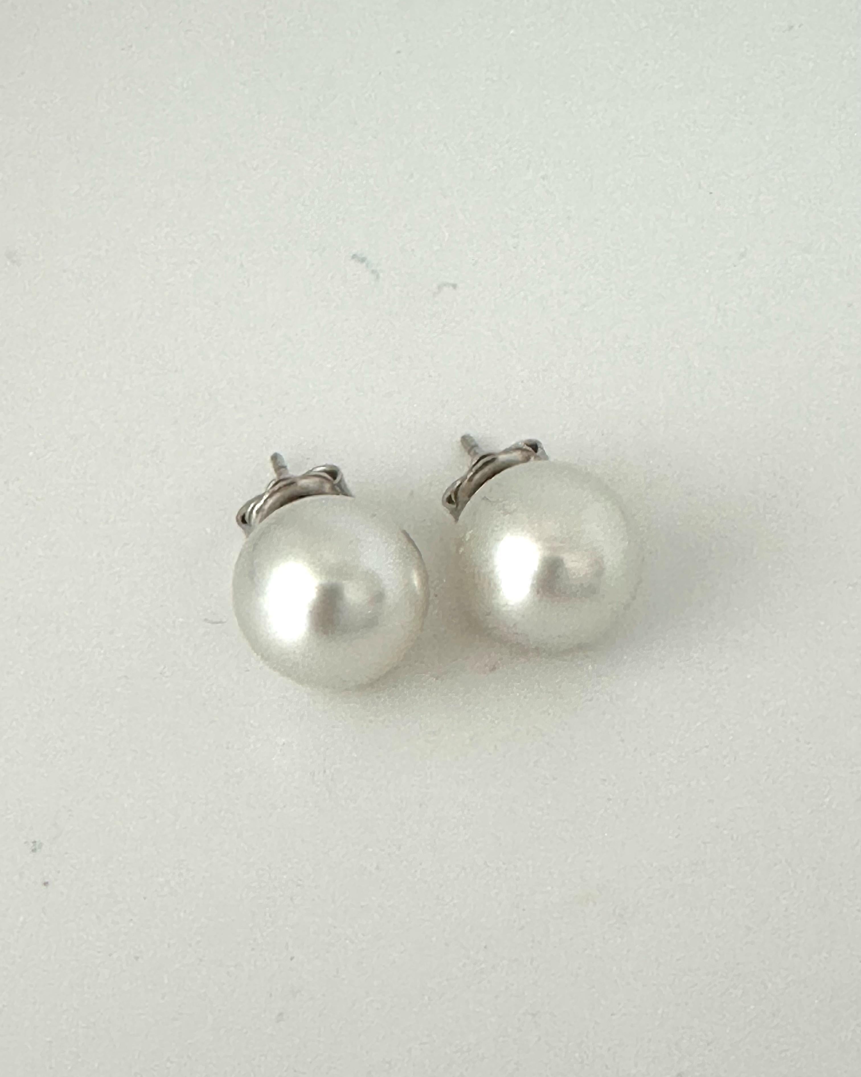 Aretes Perlas de los Mares del Sur en Oro Blanco
